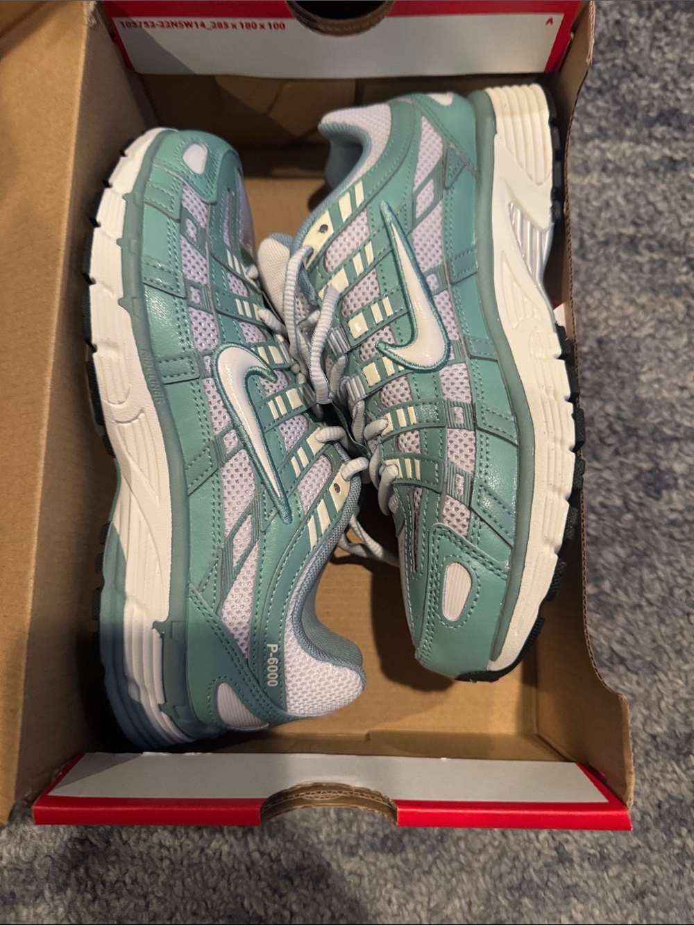 Nike Women’s Sneakers in Mint Green and White